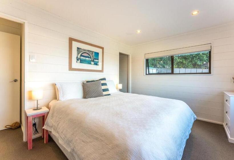 Skomer House   Stay Waiheke