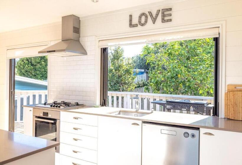 Skomer House   Stay Waiheke