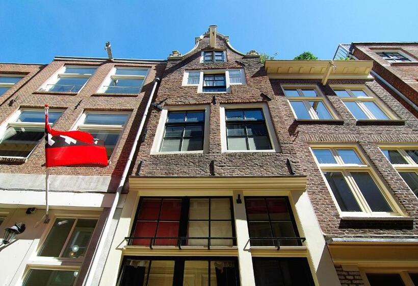 مبيت وإفطار Cosy Apartment Right In The City Center With Airco!