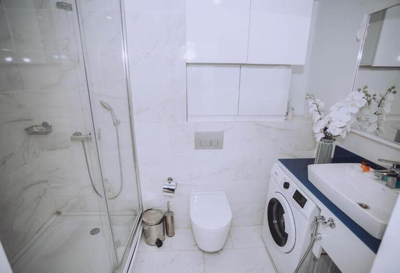 High Class Aparthotel In Orbi City Batumi