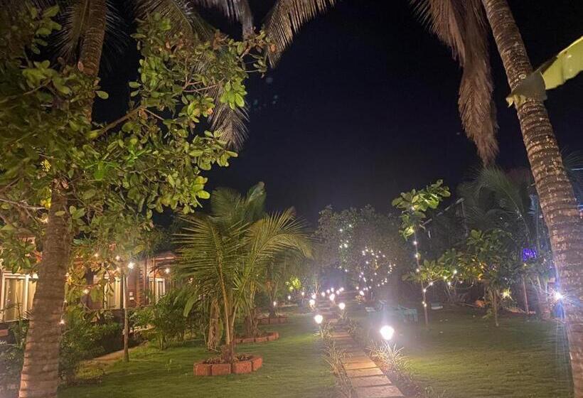 Отель Arambol Lake Resort