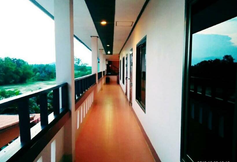 호텔 โรงแรมฟร้อนบีช Frontbeach