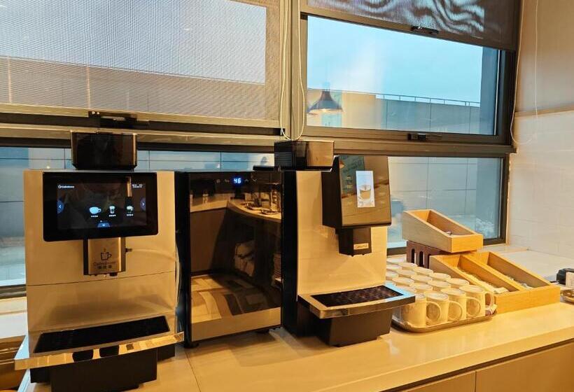 هتل Holiday Inn Express Shanghai Qingpu New City, An Ihg