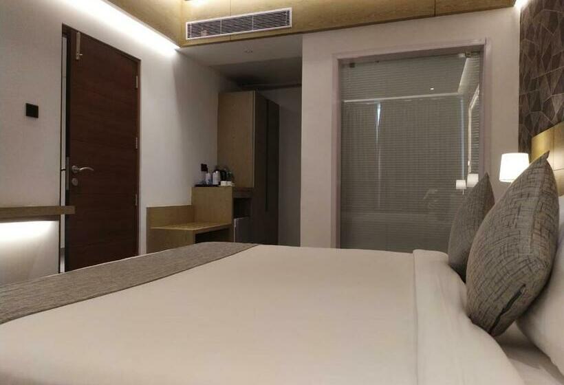 ホテル Mothimahal Residency Thrissur