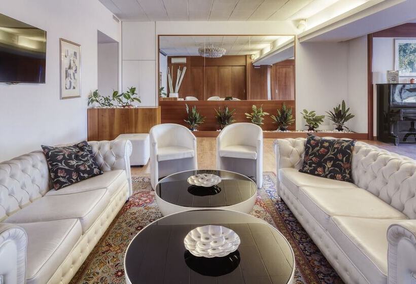 هتل Porta Altinia Suites