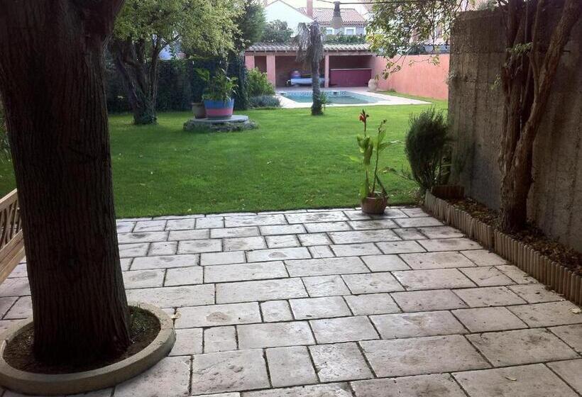 住宿加早餐 La Cathare