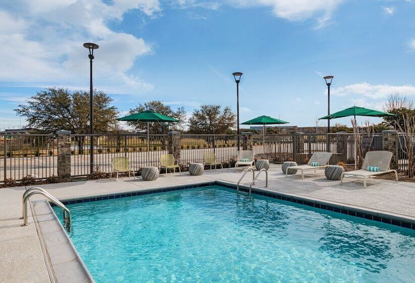 هتل Element Dallas Las Colinas