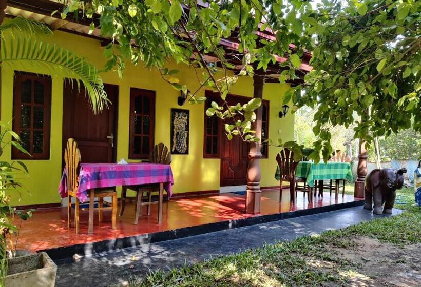 هتل Sigiriya Rock Star Home Stay