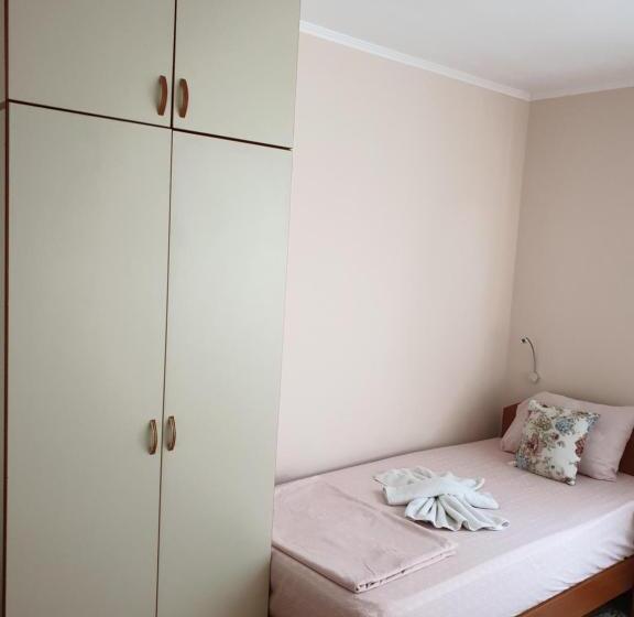 پانسیون Guest House Juja