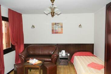 پانسیون House Diona