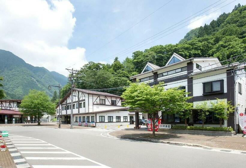 پانسیون Tateyama Kurobe Alpine Route Senjuso 立山黒部アルペンルート千寿荘