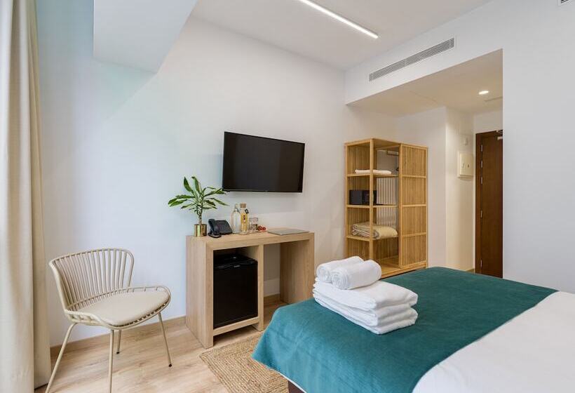 Отель Emeté & Coworking By Airnest