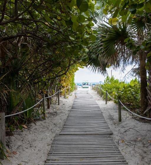 هتل Uma House By Yurbban South Beach