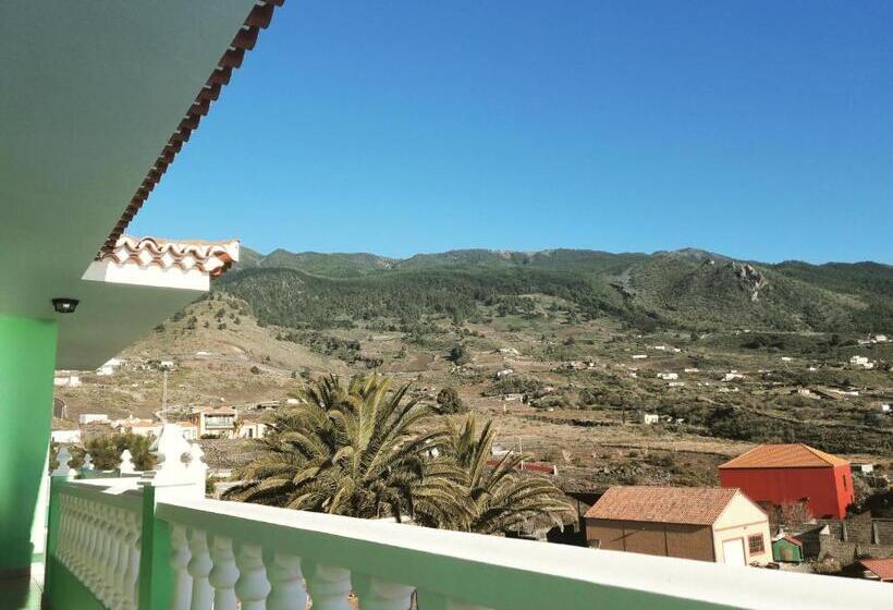 Sea And Mountain View Apartment