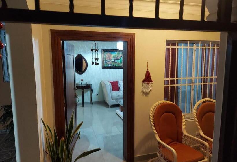 Hermosa Casa Urbanización Jardines Del Norte