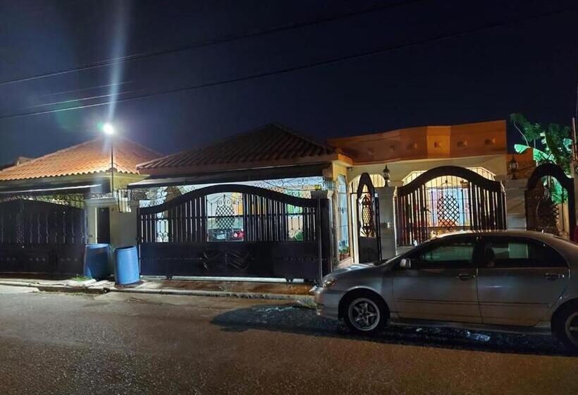 Hermosa Casa Urbanización Jardines Del Norte