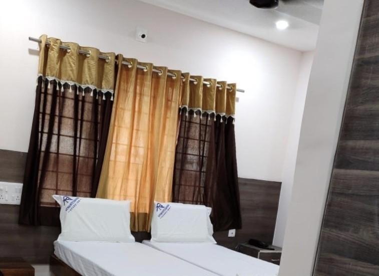 هتل Nb Venkateswara Grand Inn