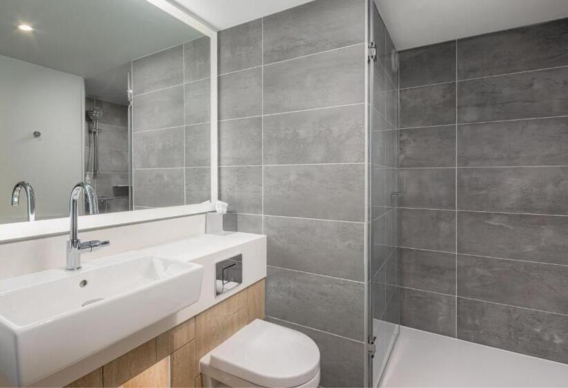 هتل Courtyard By Marriott Paris Charles De Gaulle Central Airport
