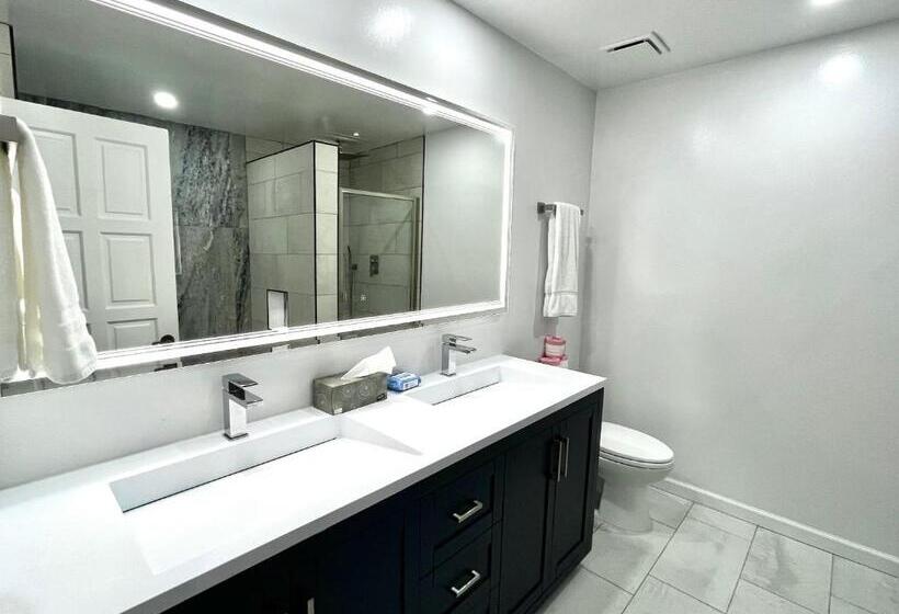 Modern Hamilton Cove Villa W/golf Cart