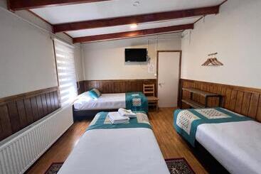 پانسیون Hostal Reymer Patagonia