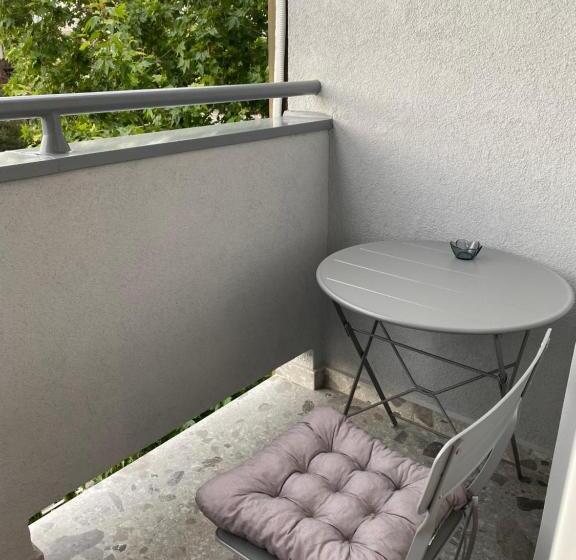 Tesla 8 Apartment