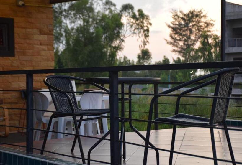 تختخواب و صبحانه Bkl Pool Villa Pattaya