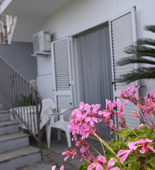 تختخواب و صبحانه Oasi Di Villa Damecuta