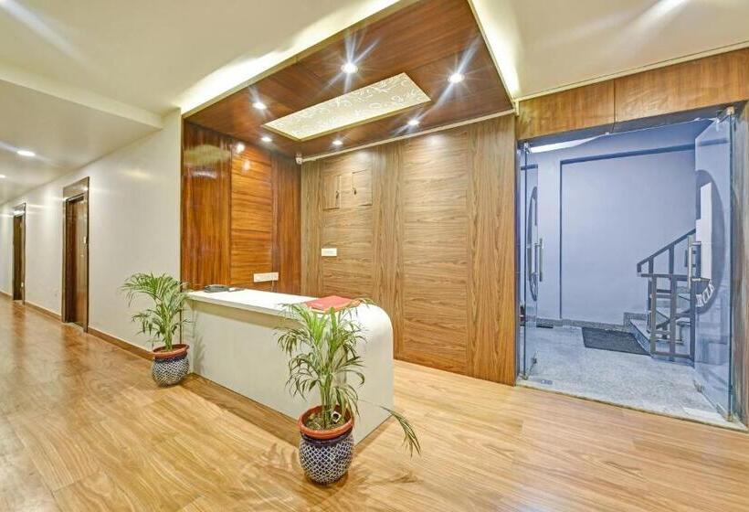هتل Townhouse 801 The Circle