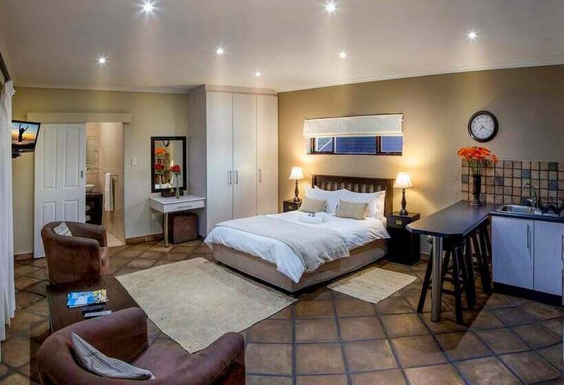Пансион Room In B&b Guest Lodge, Double Bed And Sofa Bed Max. 4 Guests, Near Port Elizabeth