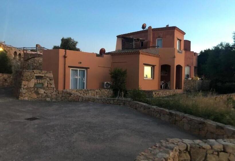 Calarossa Village