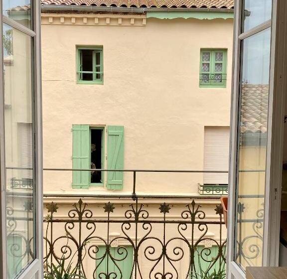 Coural  Chic