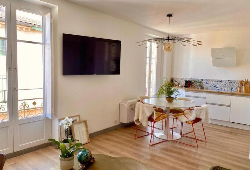 Coural  Chic