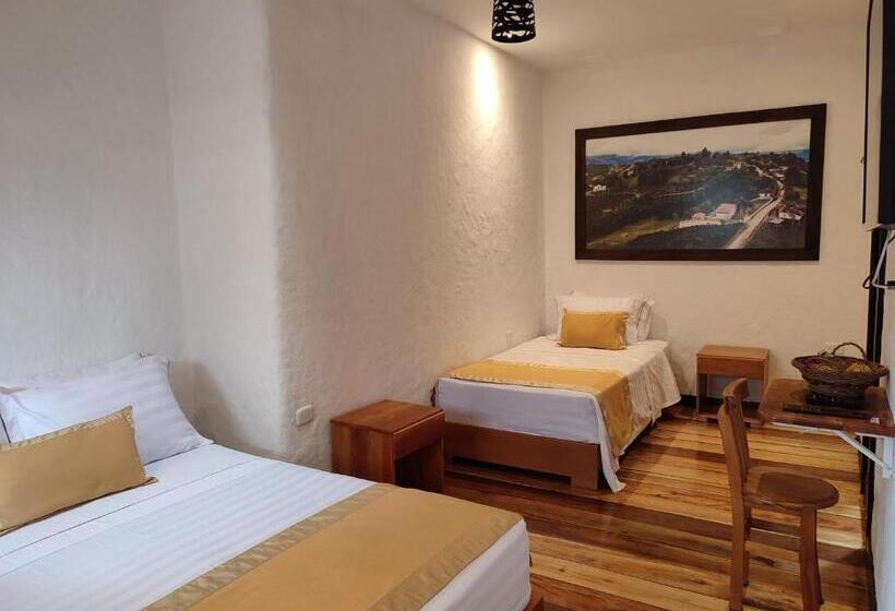 هتل Boutique La Leyenda 1860