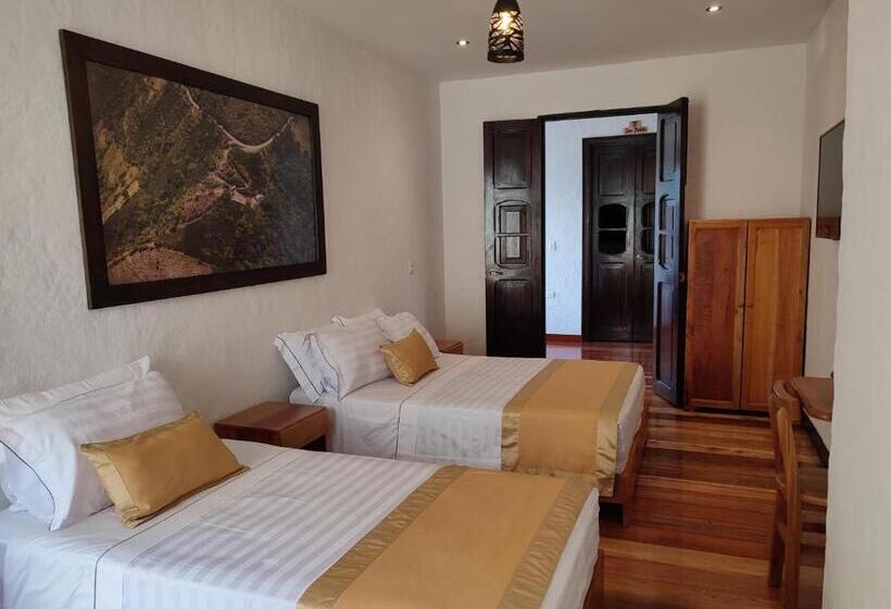 هتل Boutique La Leyenda 1860