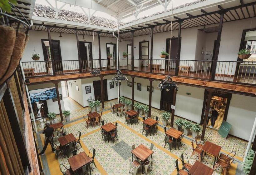 هتل Boutique La Leyenda 1860