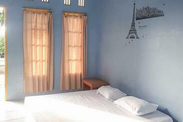 هتل Villa V Stay Pulau Pramuka