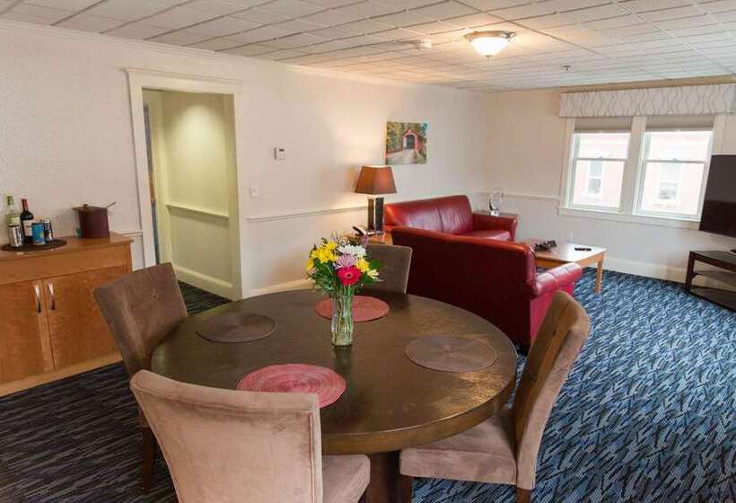 Capitol Plaza Hotel Montpelier Tapestry Collection By Hilton