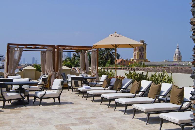 هتل Bastion Luxury