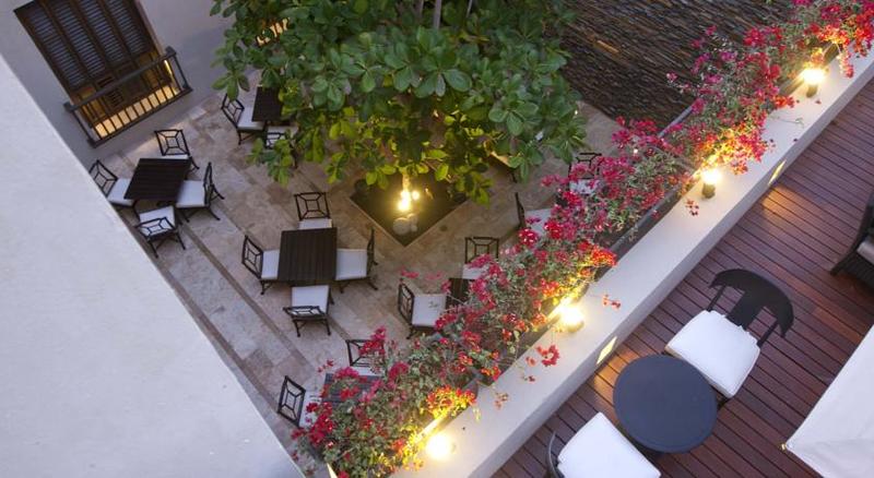 هتل Bastion Luxury