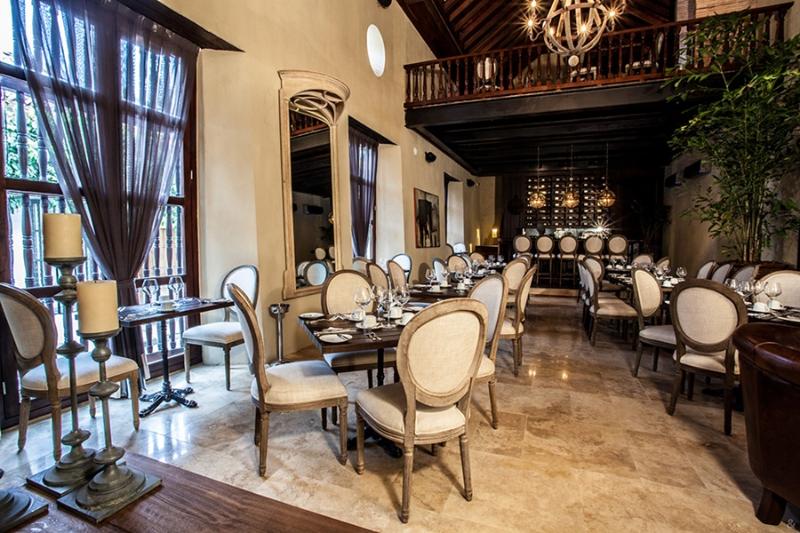 هتل Bastion Luxury