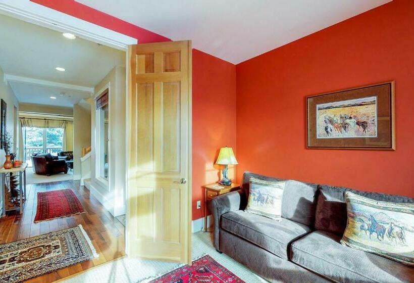 בית מלון כפרי Crail Creek 607