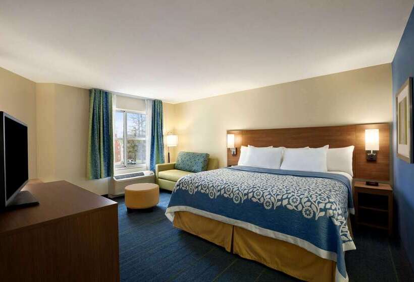 בית מלון כפרי Days Inn & Suites By Wyndham Altoona