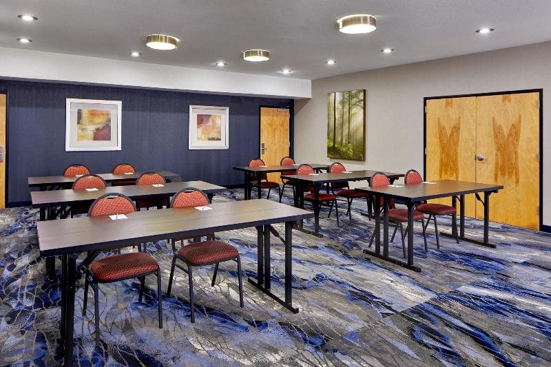 هتل Fairfield Inn & Suites Gainesville