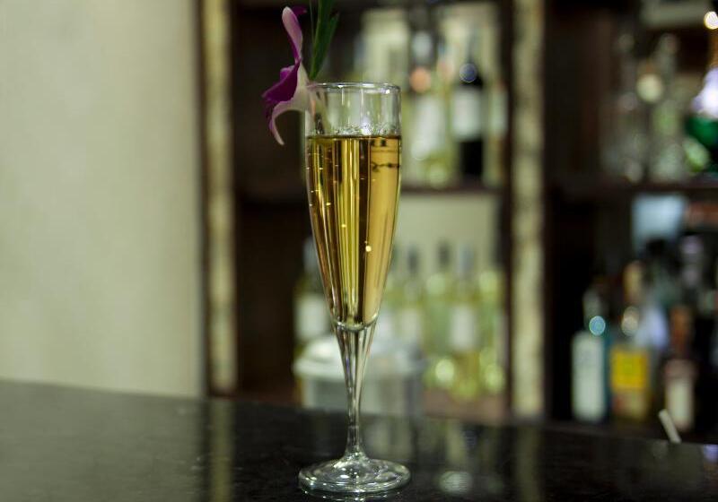 Fotos del hotel Golden Lotus Luxury:  16