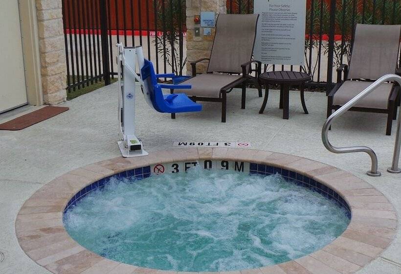 هتل Holiday Inn Express And Suites Atascocita   Humble   Kingwood, An Ihg