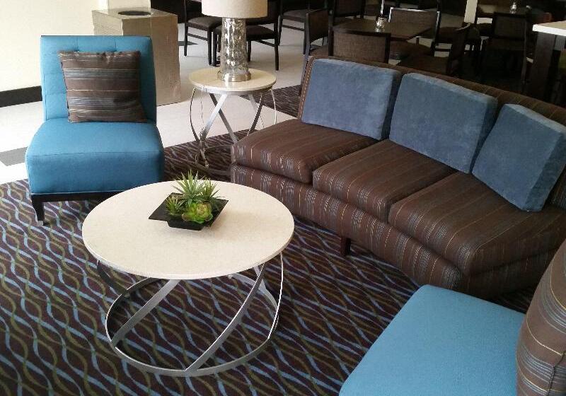 هتل Holiday Inn Express And Suites Atascocita   Humble   Kingwood, An Ihg