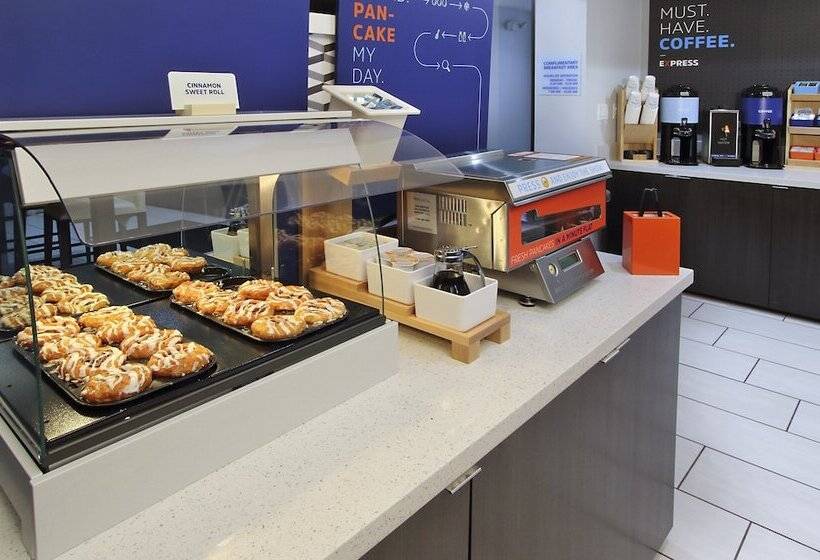 Fotos del hotel Holiday Inn Express And Suites Houston North - Iah Area, An Ihg:  32