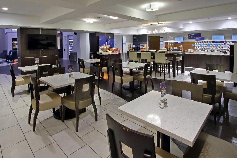 Fotos del hotel Holiday Inn Express And Suites Houston North - Iah Area, An Ihg:  20