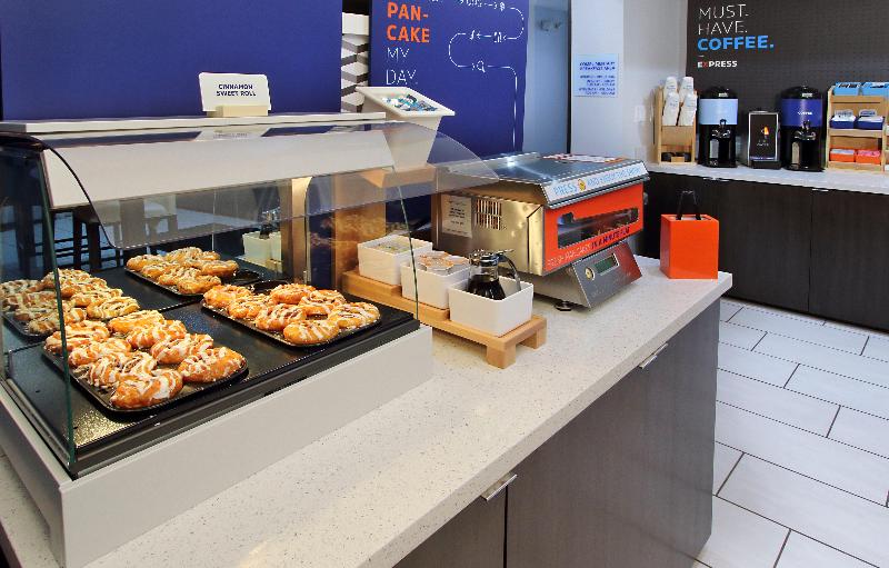 Fotos del hotel Holiday Inn Express And Suites Houston North - Iah Area, An Ihg:  11