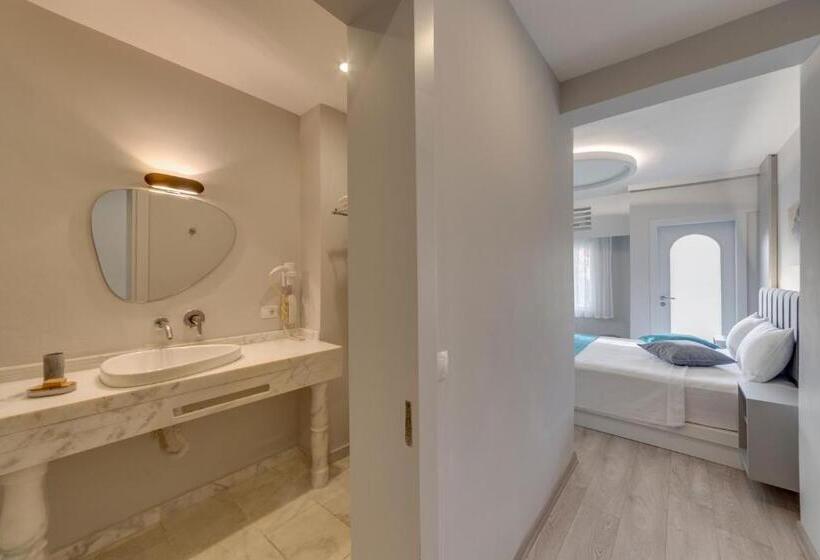 فندق La Brezza Suite &